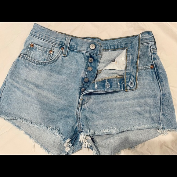NWOT Levi’s 501 Shorts - Picture 6 of 6